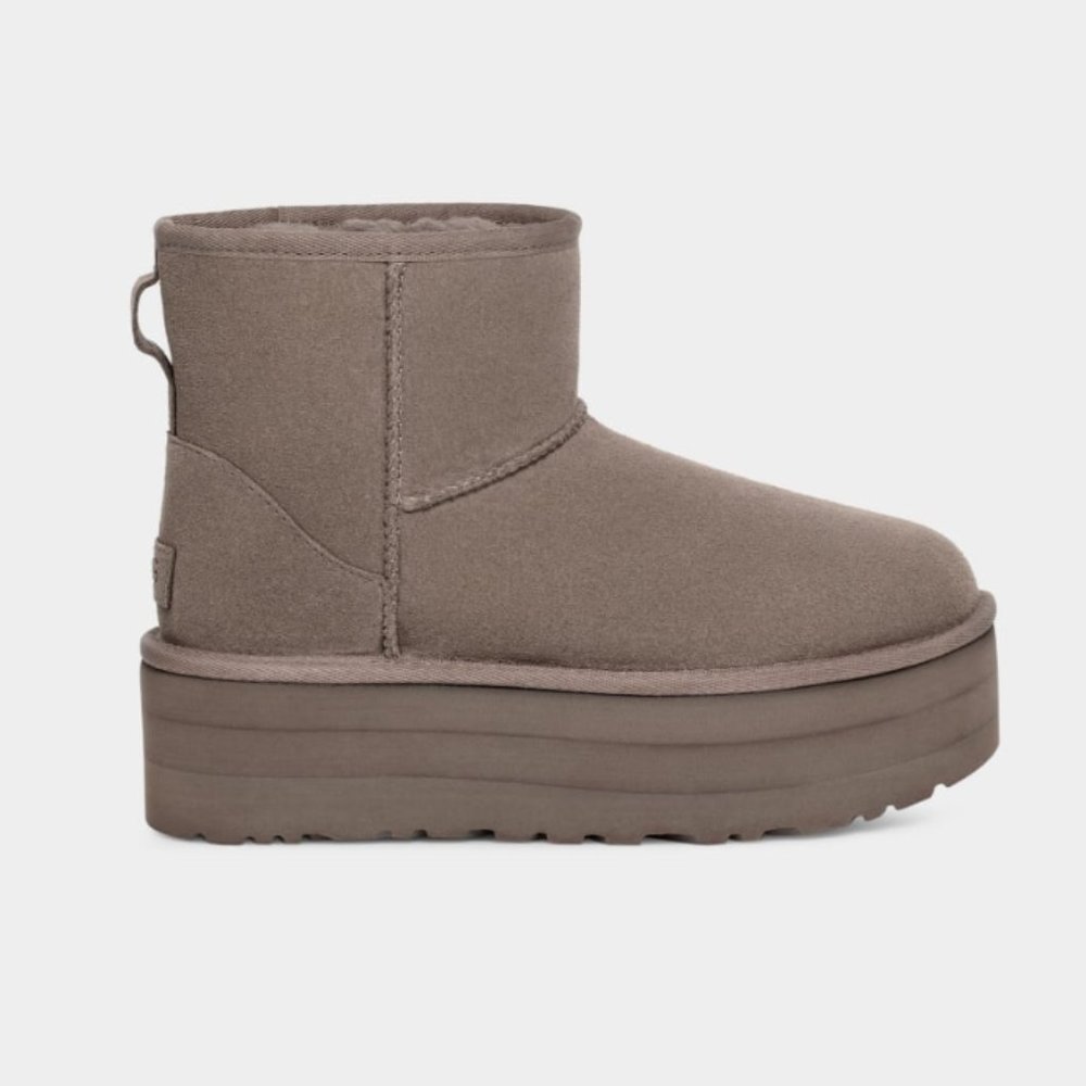 Authentic UGG Women's Classic Mini Platform Boot with Original Box Size 9